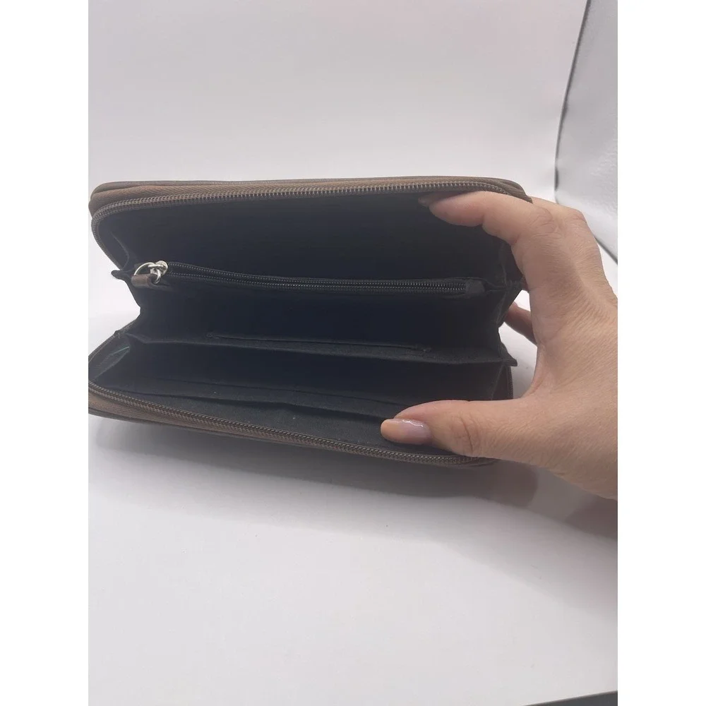 Chaps Women's ‎ Wallet Brown Pebbled Leather Card Holder Zip Pouch
